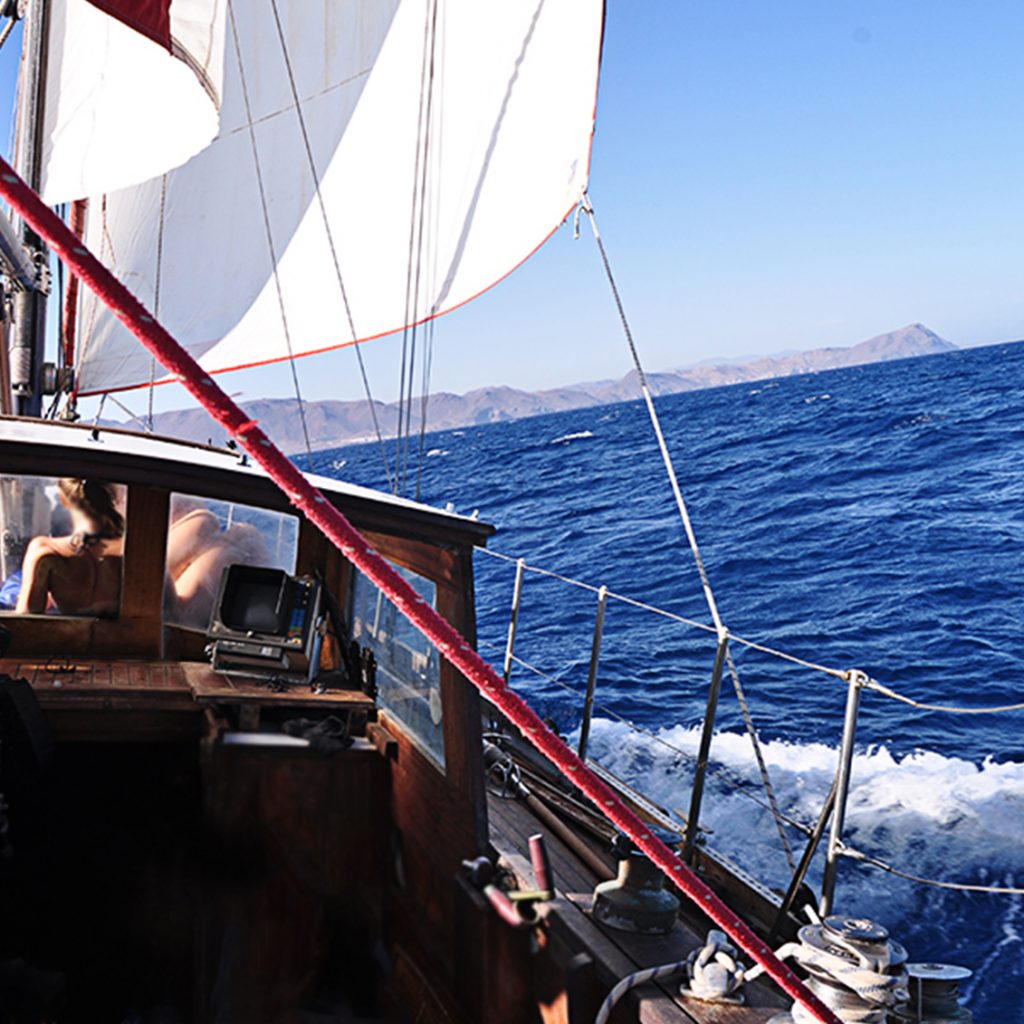 Nuestro velero: Meridian Splendour navegando el Cabo de Gata